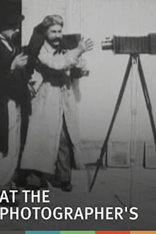 Chez Le Photographe (1900) afişi