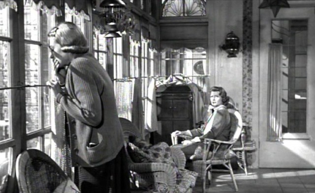 Separate Tables fotoğrafı