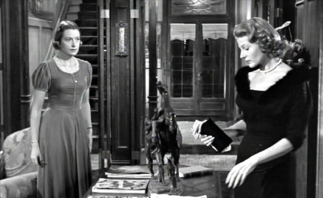 Separate Tables fotoğrafı