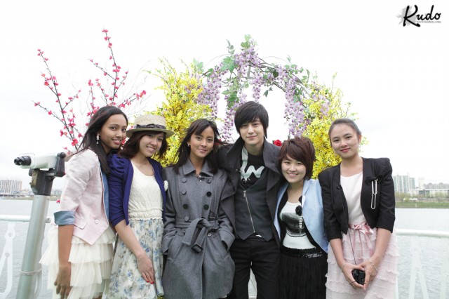 Kim Bum Ile Dünya Tarihi Fotoğrafı