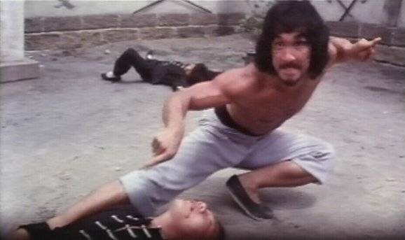 The Thundering Mantis fotoğrafı