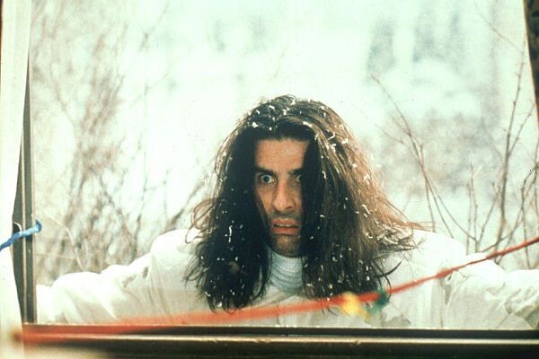 Evde Tek Başına 3 Fotoğrafı