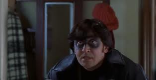 Evde Tek Başına 3 Fotoğrafı