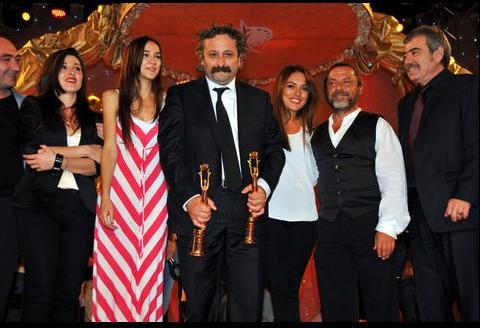 Celal Tan ve Ailesinin Aşırı Acıklı Hikayesi Fotoğrafı