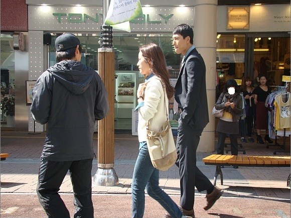 Padam Padam... The Sound of His and Her Heartbeats Fotoğrafı