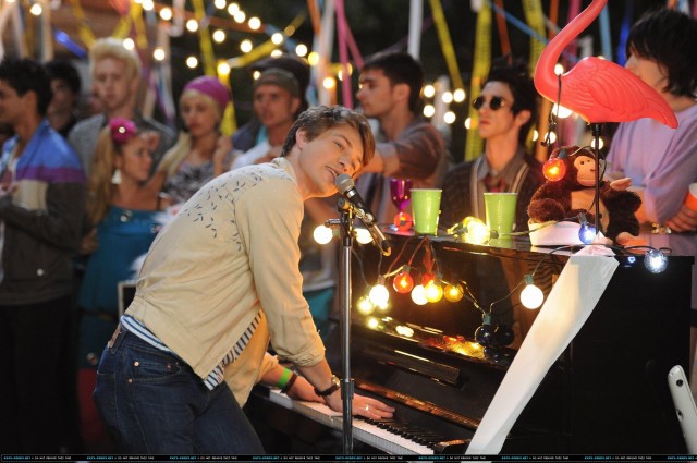 Last Friday Night Fotoğrafı