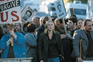 Ölümle Yaşam Arasında Fotoğrafı