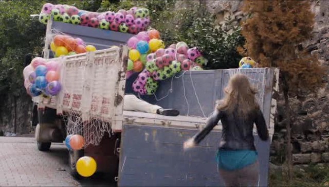 Sen Kimsin? Fotoğrafı