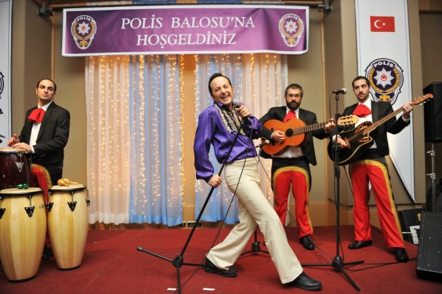 Sen Kimsin? Fotoğrafı