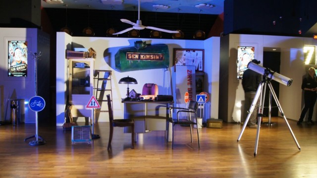 Sen Kimsin? Fotoğrafı