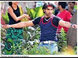 Ladies vs Ricky Bahl Fotoğrafı