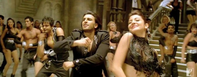 Ladies vs Ricky Bahl Fotoğrafı