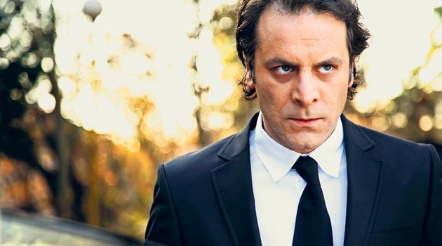 Koyu Kırmızı fotoğrafı