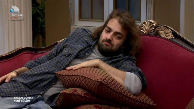 Yalan Dünya Fotoğrafı