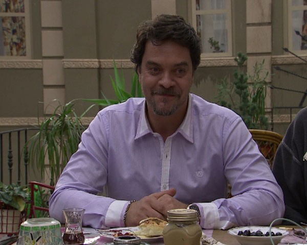 Yalan Dünya Fotoğrafı