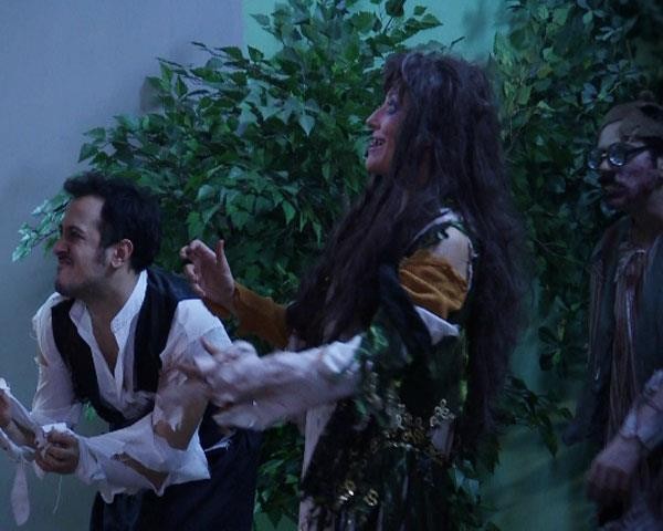 Yalan Dünya Fotoğrafı