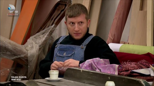 Yalan Dünya Fotoğrafı