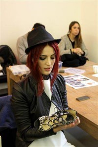 Yalan Dünya Fotoğrafı