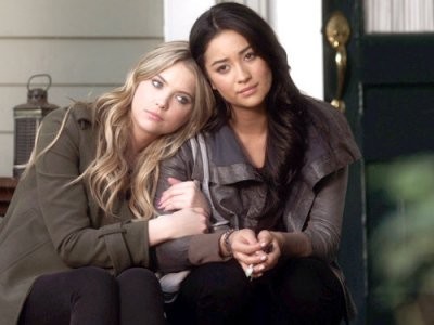 Sevimli Küçük Yalancılar Fotoğrafı