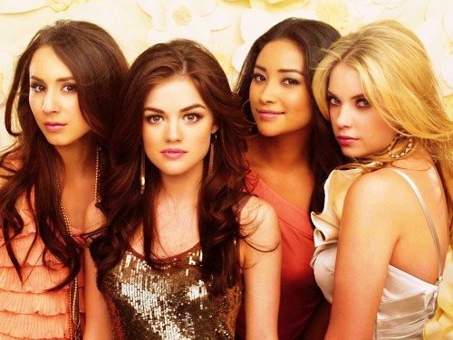 Sevimli Küçük Yalancılar Fotoğrafı