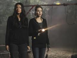 Sevimli Küçük Yalancılar Fotoğrafı