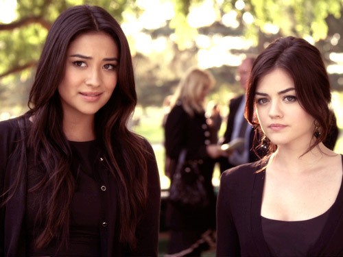 Sevimli Küçük Yalancılar Fotoğrafı