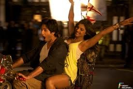 Teri Meri Kahaani Fotoğrafı