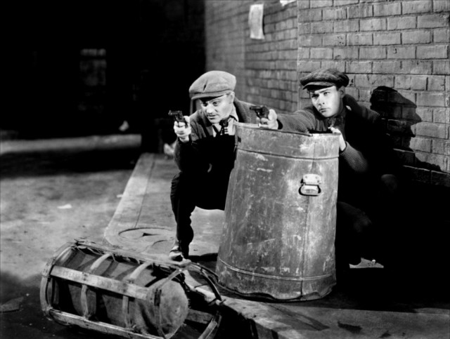 Halk Düşmanı fotoğrafı