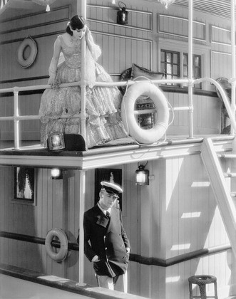 Lady Of The Pavements Fotoğrafı