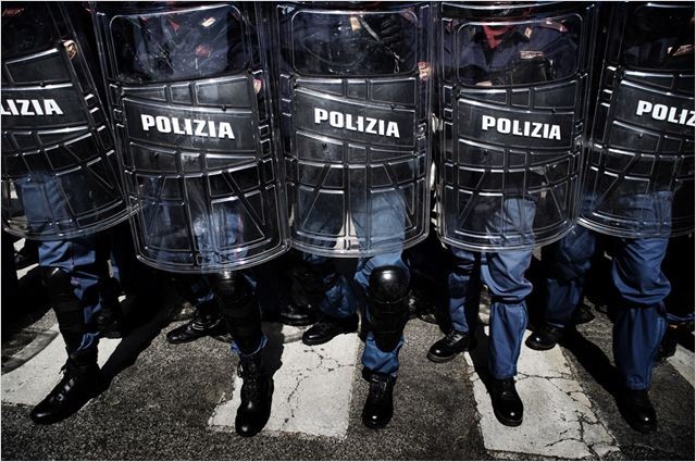 Katil Polisler fotoğrafı