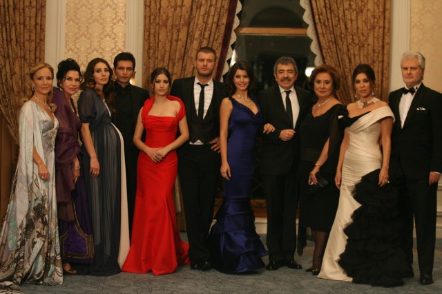 Aşk-ı Memnu Fotoğrafı