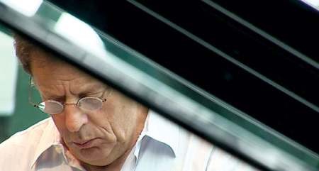 Glass: Philip’in 12 Bölümde Portresi fotoğrafı