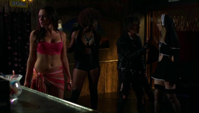 Zombies vs Strippers fotoğrafı