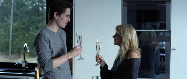 Mörkt vatten fotoğrafı