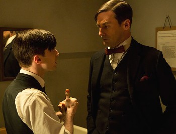 A Young Doctor's Notebook Sezon 1 Fotoğrafı