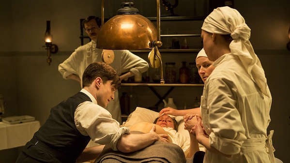 A Young Doctor's Notebook Sezon 1 fotoğrafı