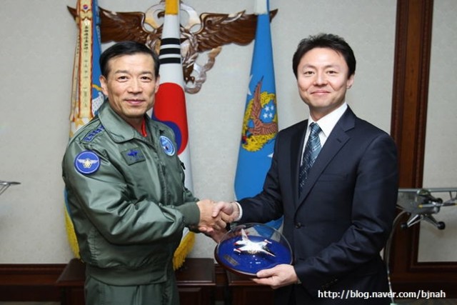 R2B: Return to Base Fotoğrafı