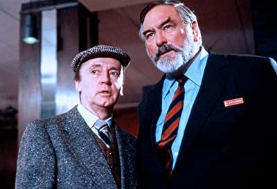 Mrs. Harris fährt nach Moskau (1987) afişi