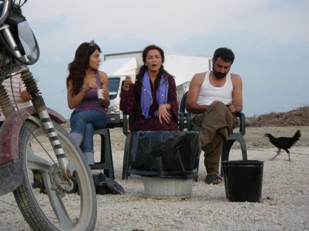 Toprağa Uzanan Eller Fotoğrafı