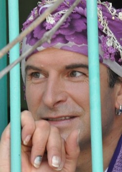 Her Yer Hiç Kimse fotoğrafı