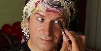 Her Yer Hiç Kimse fotoğrafı