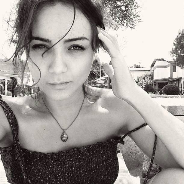 Bir Aşk Hikayesi Sezon 1 Fotoğrafı