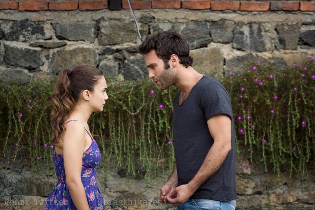 Bir Aşk Hikayesi Sezon 1 Fotoğrafı