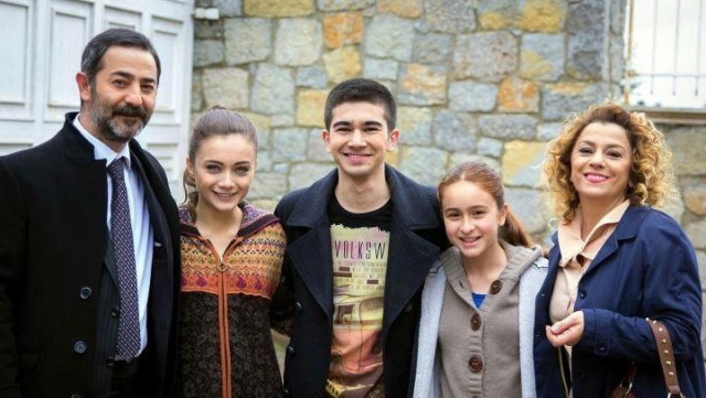 Bir Aşk Hikayesi Sezon 1 Fotoğrafı