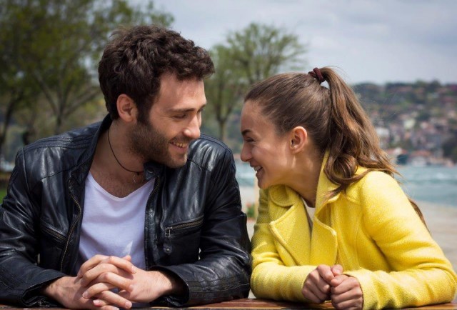 Bir Aşk Hikayesi Sezon 1 Fotoğrafı