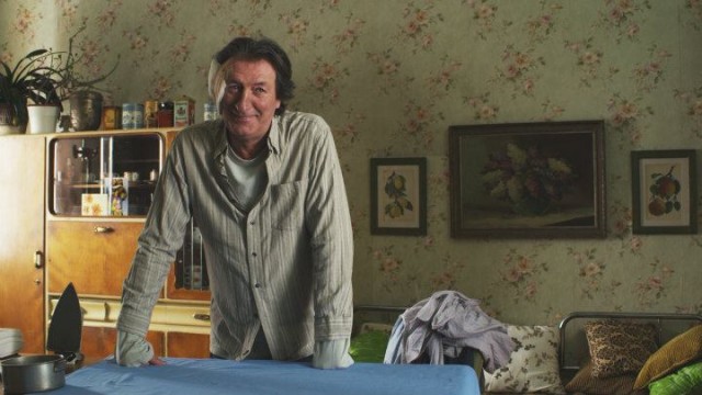 Erkeğin Derdi Ceviz Kırmak Fotoğrafı