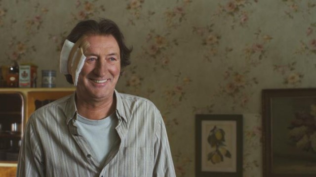 Erkeğin Derdi Ceviz Kırmak Fotoğrafı