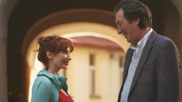 Erkeğin Derdi Ceviz Kırmak Fotoğrafı