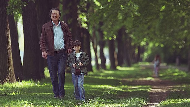 Erkeğin Derdi Ceviz Kırmak Fotoğrafı