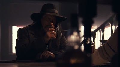 Kasabadaki Ölü fotoğrafı